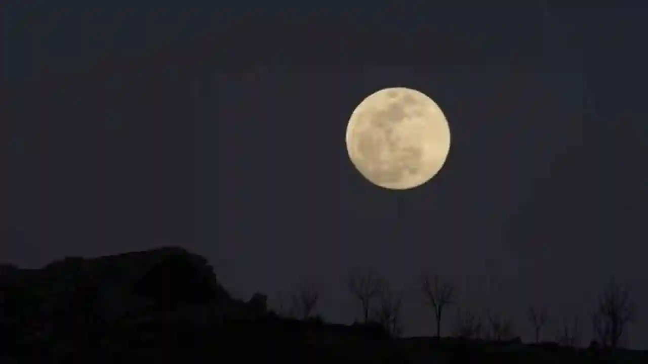 Moon 4